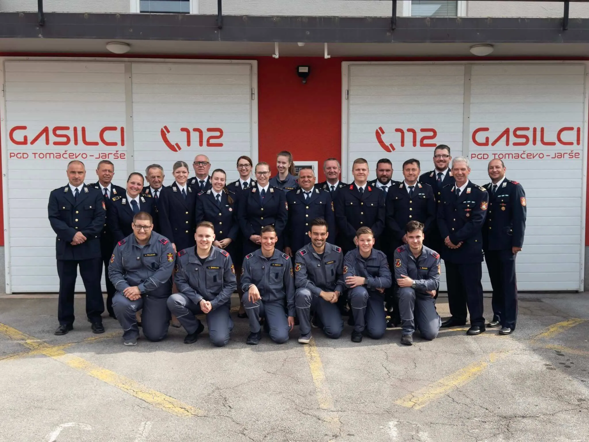 Skupinska fotografija gasilcev PGD Tomačevo - Jarše